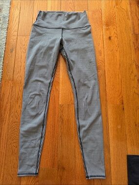 ALO Yoga Black & White Houndstooth Leggings